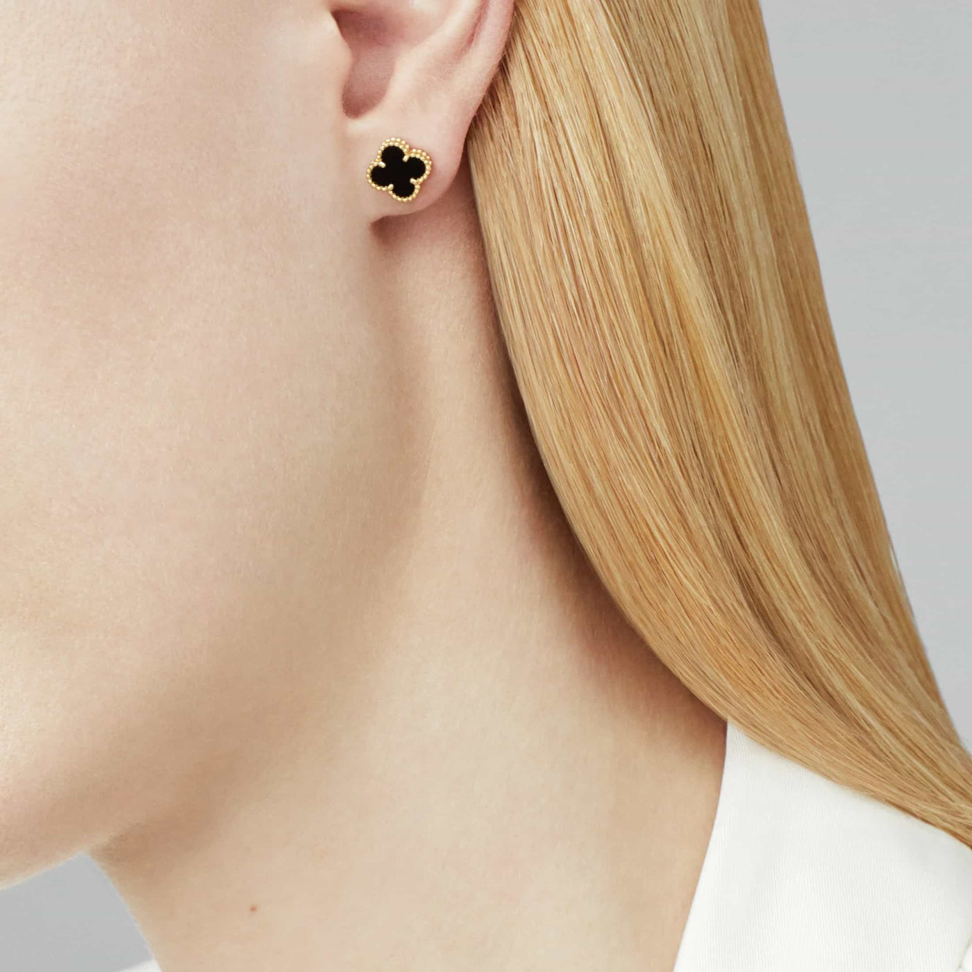 Wanderlust Studio Clover Leaf Earstuds,925 Silver, 18k Yellow Gold Plated, Small Motifs